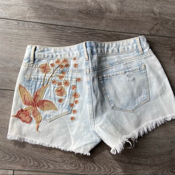Dex Light Wash Distressed Embroidered Denim Shorts - Picture 6 of 12